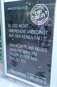 Abb. 4 Werbung für Eigentumswohnungen in der Kleyerstraße, Aug. 2014 (Foto: David Schommer)