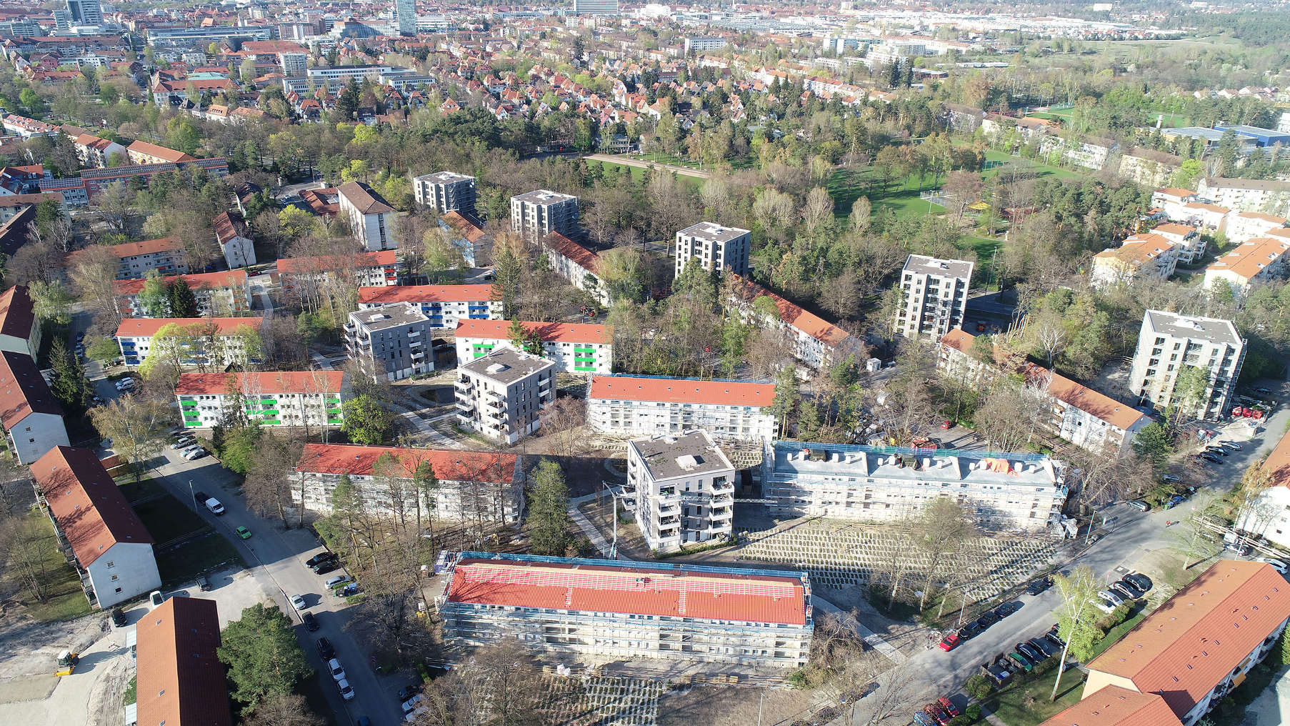 Abb. 1 Luftbild der Nachverdichtung in der Rathenausiedlung (Foto: Jan Gemeinholzer)