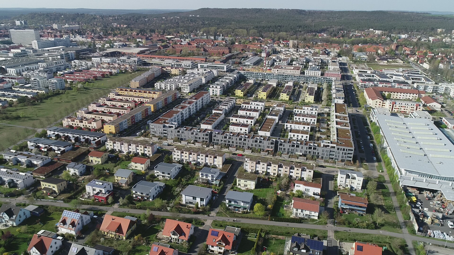 Abb. 3 Luftbild des untersuchten Quartiers im Röthelheimpark (Foto: Jan Gemeinholzer)