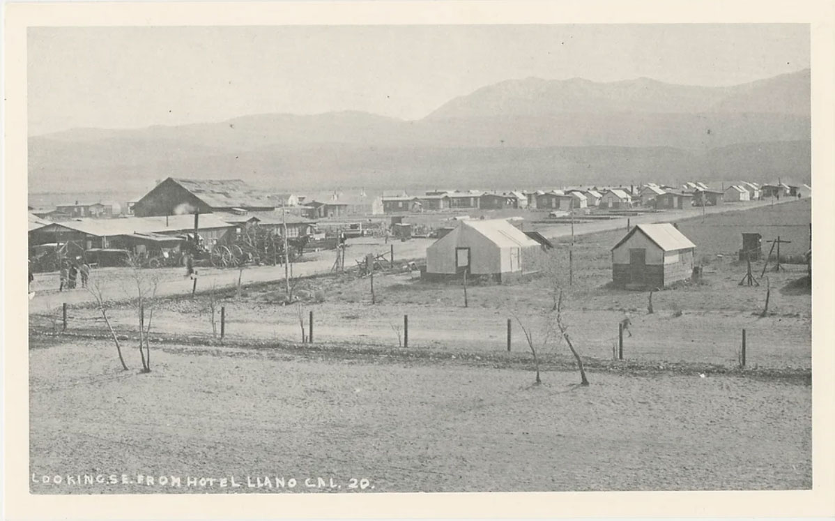 Abb. 3.1 Blick auf die befestigten Zelte,
					Hütten und Gemeinschaftsgebäude in Llano del Rio, 1915 (Quelle: Lancaster Museum)